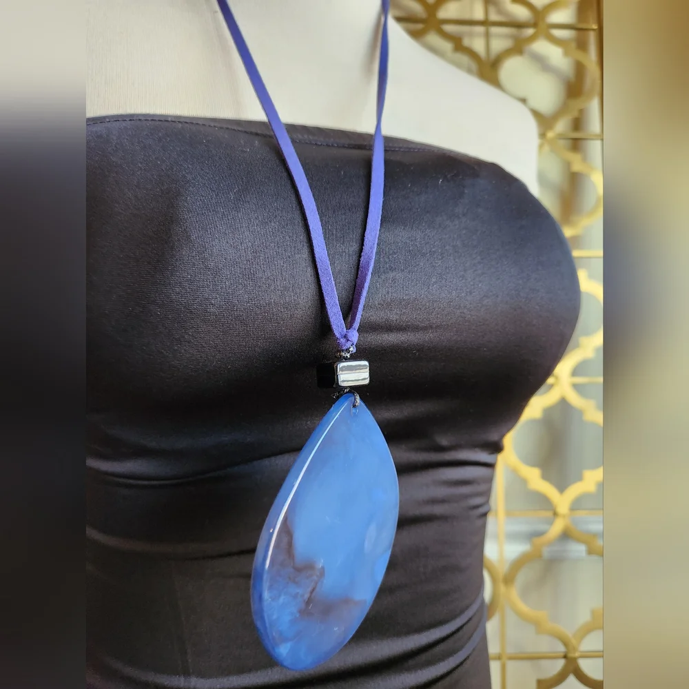 ✨️New to the Boutique! Adjustable Blue and Black Necklace -Double-si… - Picture 5 of 13